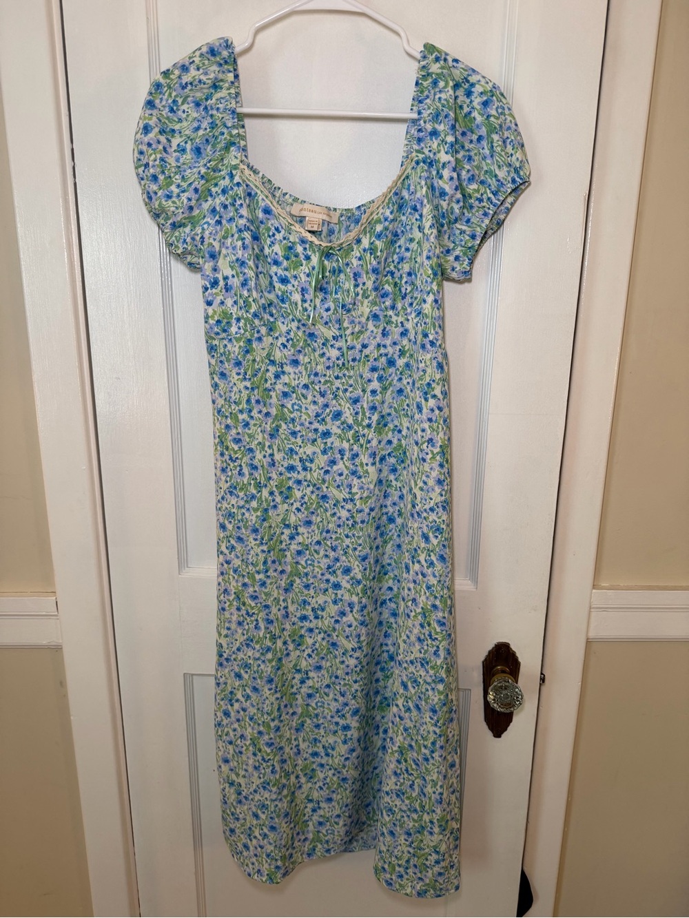 Monteau Cottage Core Blue and Green Floral Puff Sleeve Midi Dress